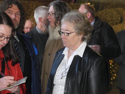 Auch Aukea Lindeburg steht mit gro&szlig;em Sachverstand den G&auml;sten f&uuml;r Frage zur Verf&uuml;gung